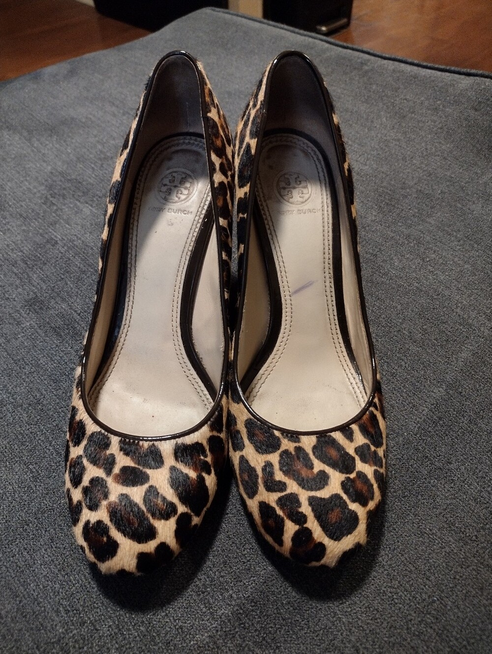 TORY BURCH LEOPARD PRINT ASTORIA WEDGE SHOES calf hair leather sole